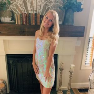 Meet your Posher, Lauren